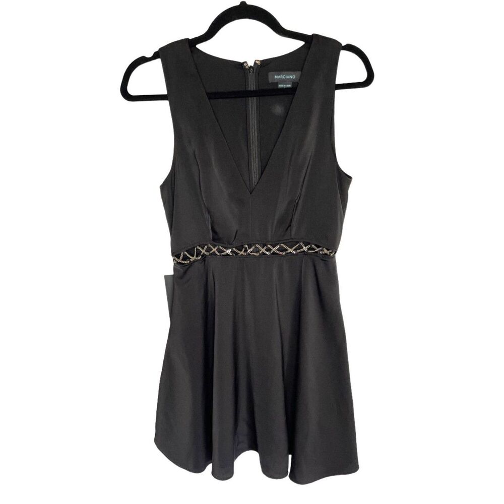 NWT Marciano Sleeveless Black V-neck Dress w/ Chain Accent - Size 6 - Picture 1 of 6